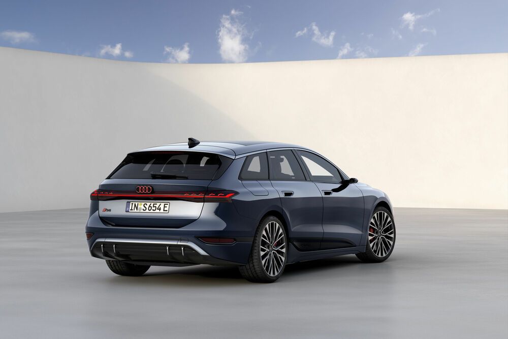 Audi S6 e-tron Avant (1).jpg